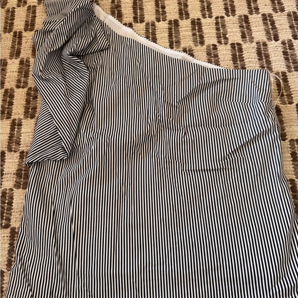 Banana Republic Black and White Striped Blouse - Picture 1 of 2
